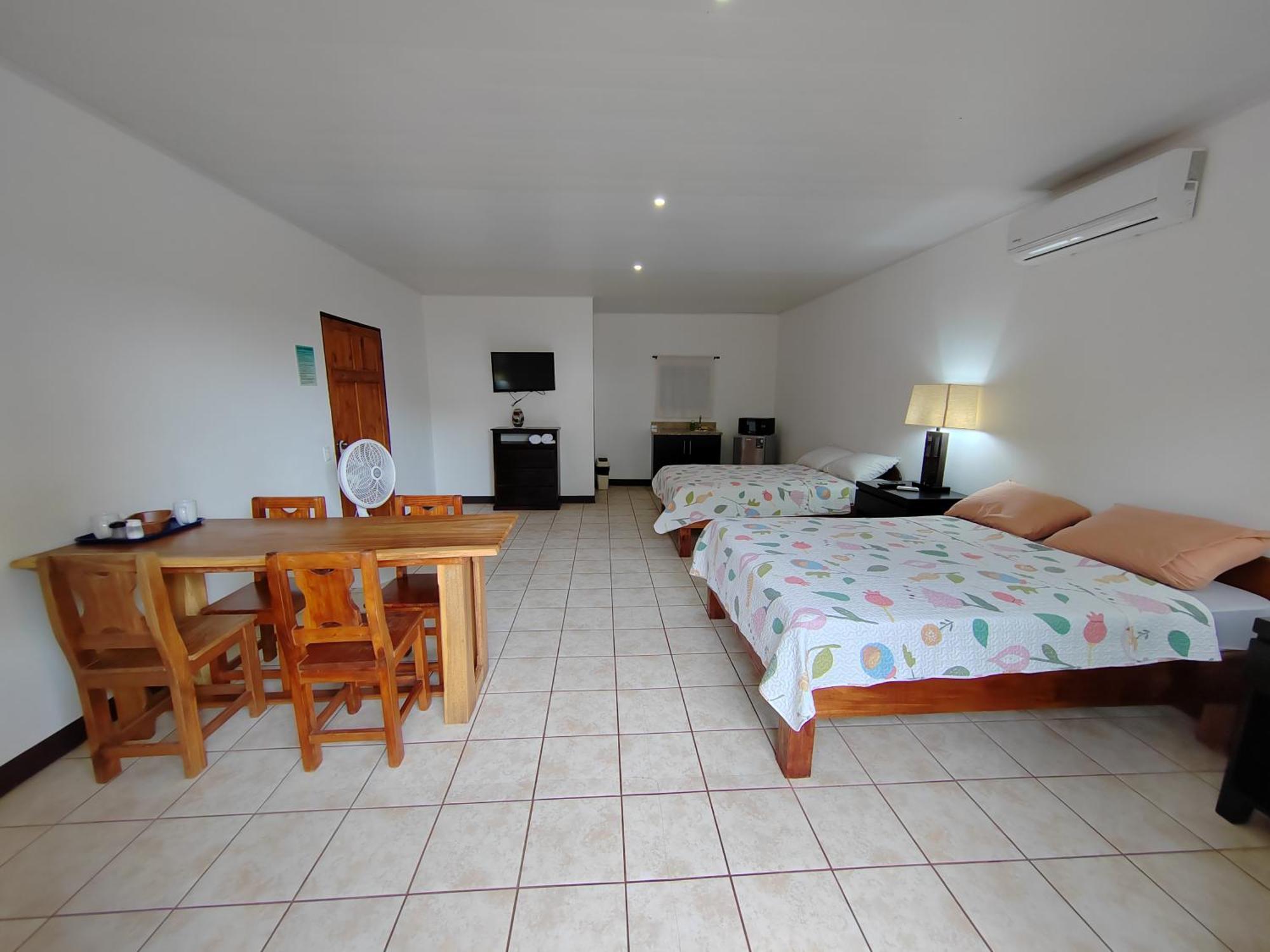 Hotel Los Ranchos Jaco Exterior photo
