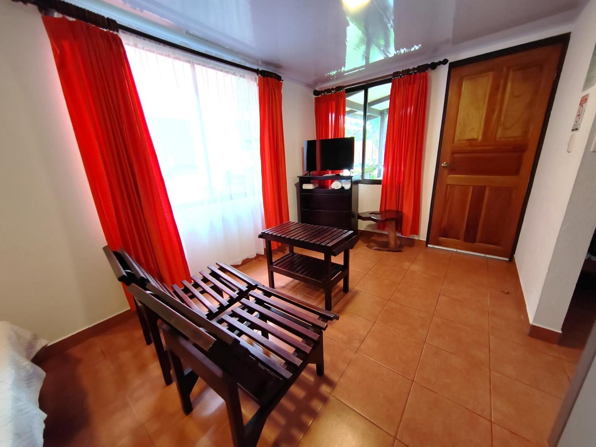 Hotel Los Ranchos Jaco Exterior photo