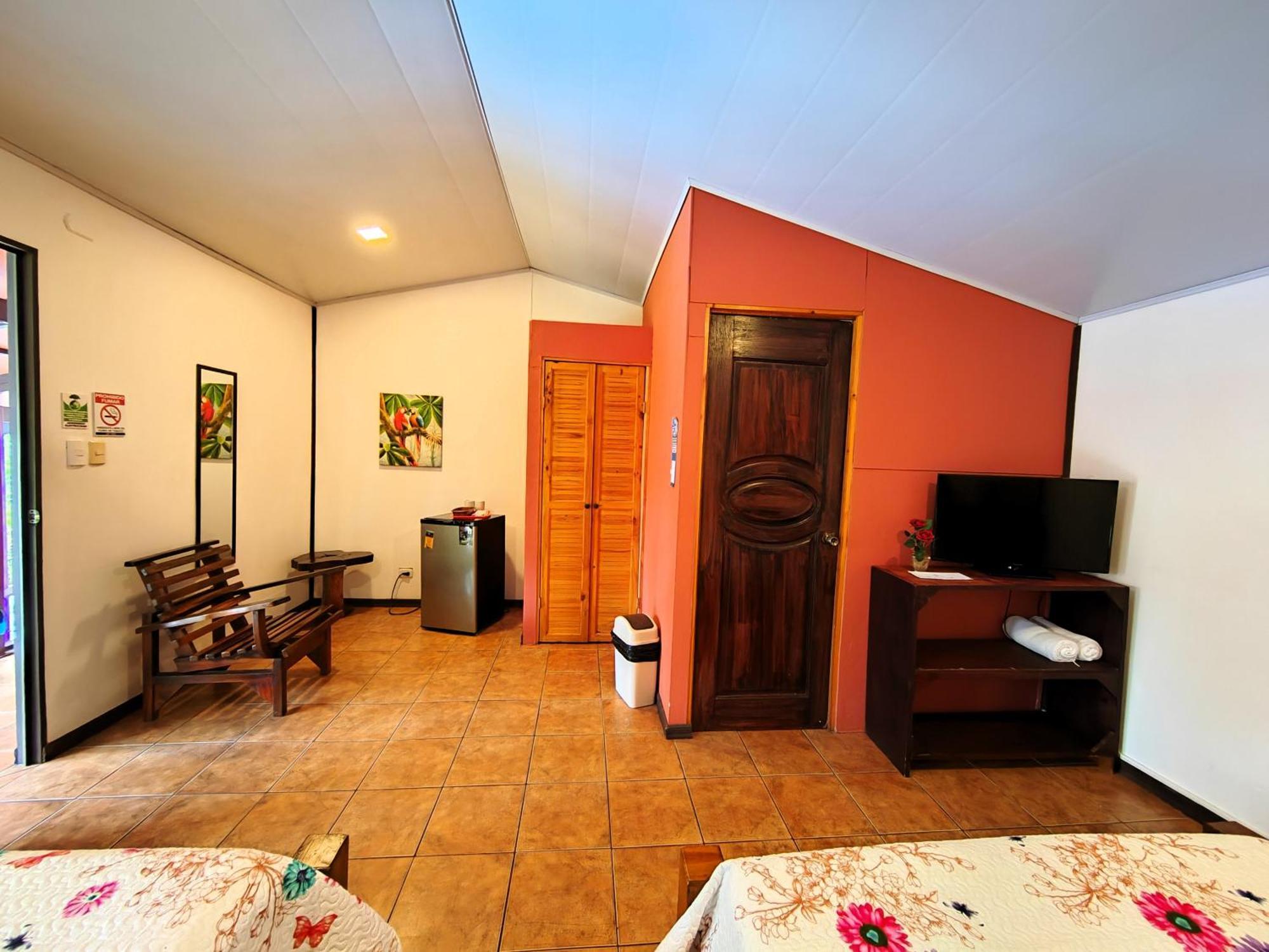 Hotel Los Ranchos Jaco Exterior photo